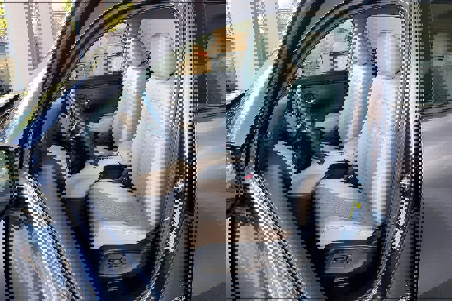 Used 2023 Honda HR-V EX-L image 8