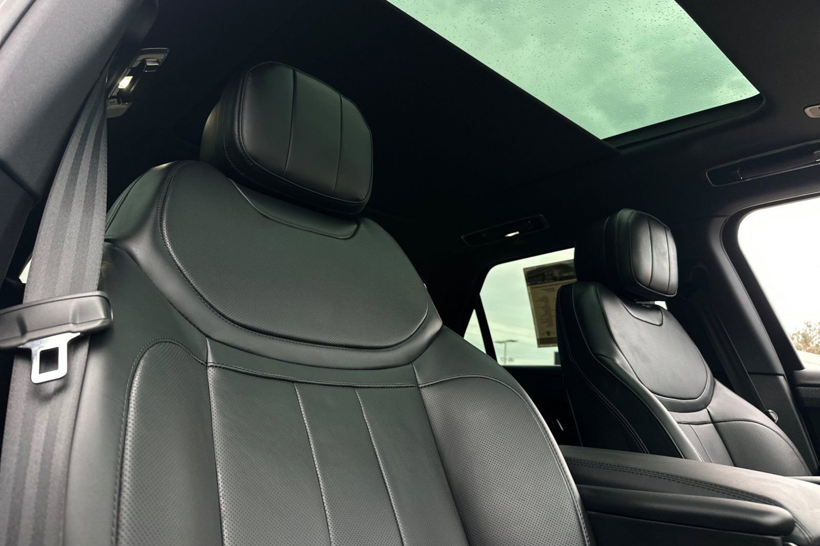 Used 2025 Land Rover Range Rover Sport Dynamic SE image 9