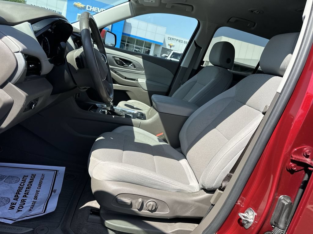 Used 2021 Chevrolet Traverse LT FWD image 17