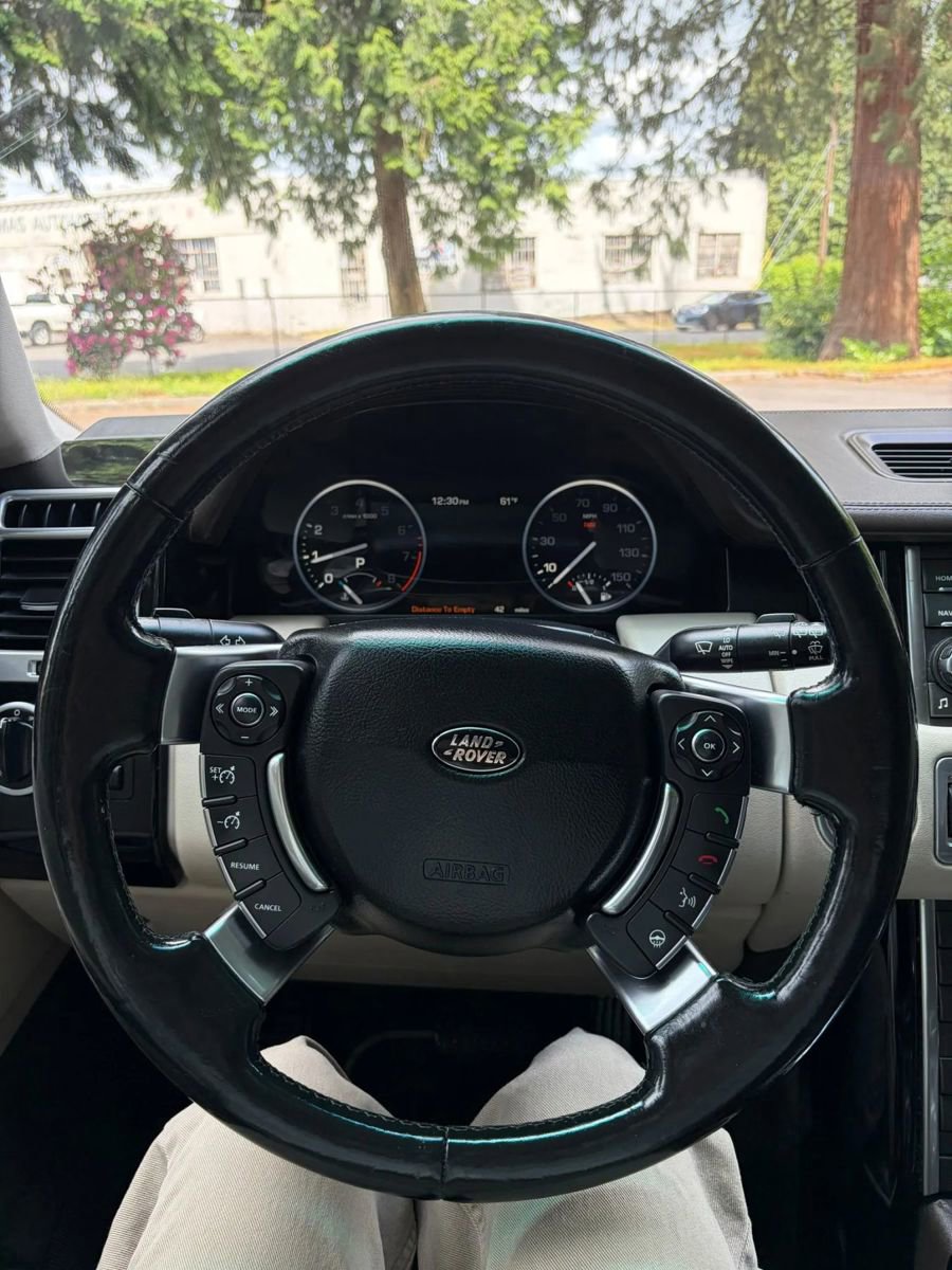 Used 2011 Land Rover Range Rover HSE LUX AWD/4WD image 14