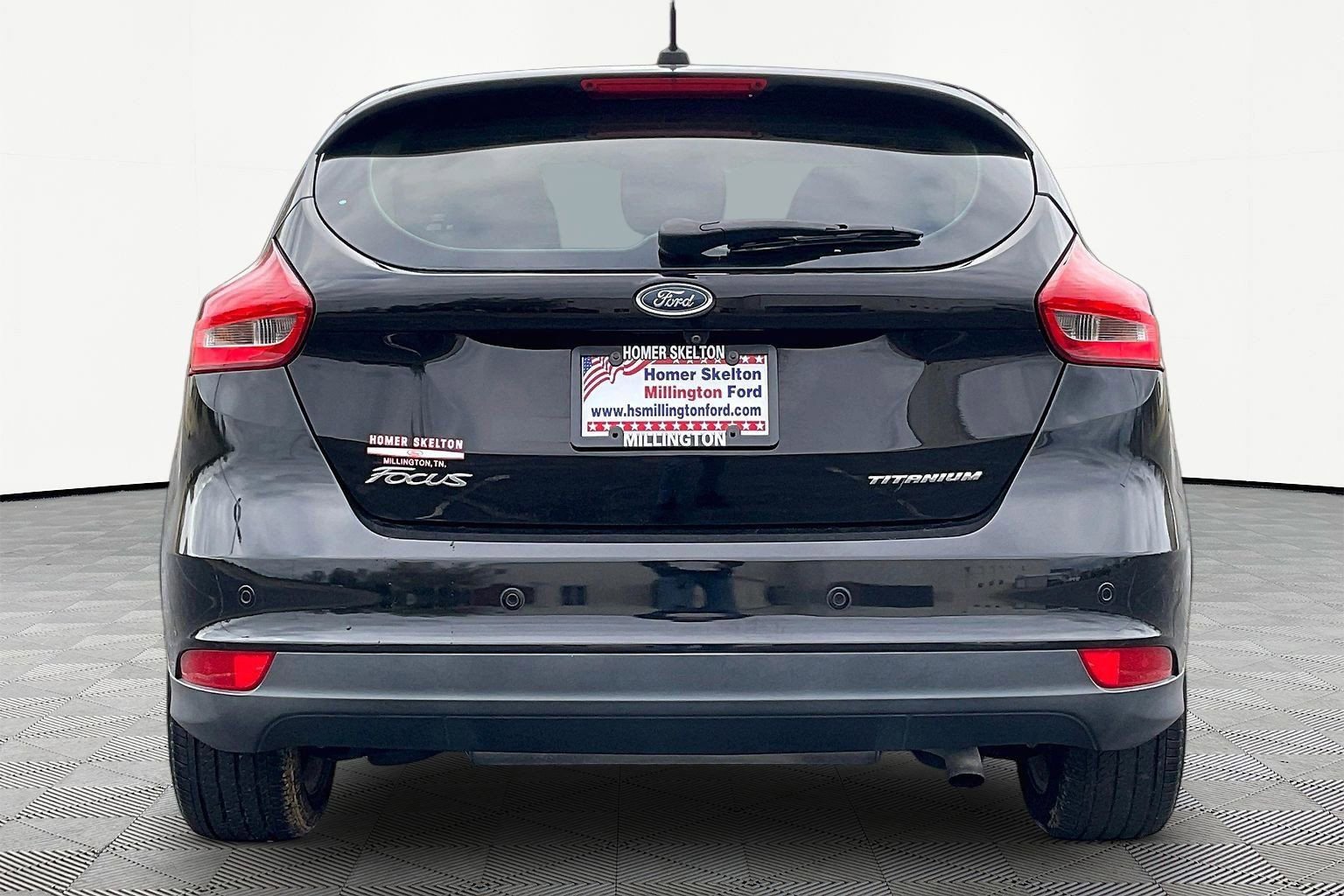 Used 2018 Ford Focus Titanium w/ Titanium Technology Package FWD image 4