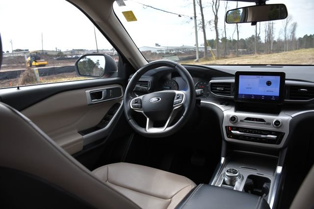 Used 2020 Ford Explorer XLT w/ Equipment Group 202A image 25