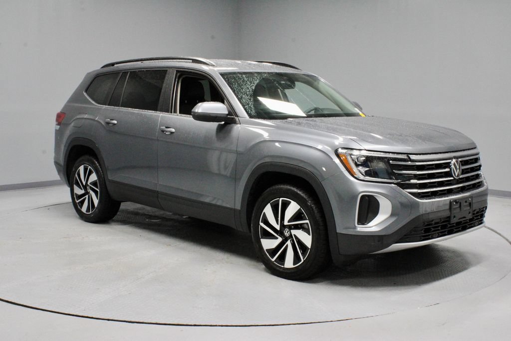 Used 2024 Volkswagen Atlas SE AWD/4WD image 1