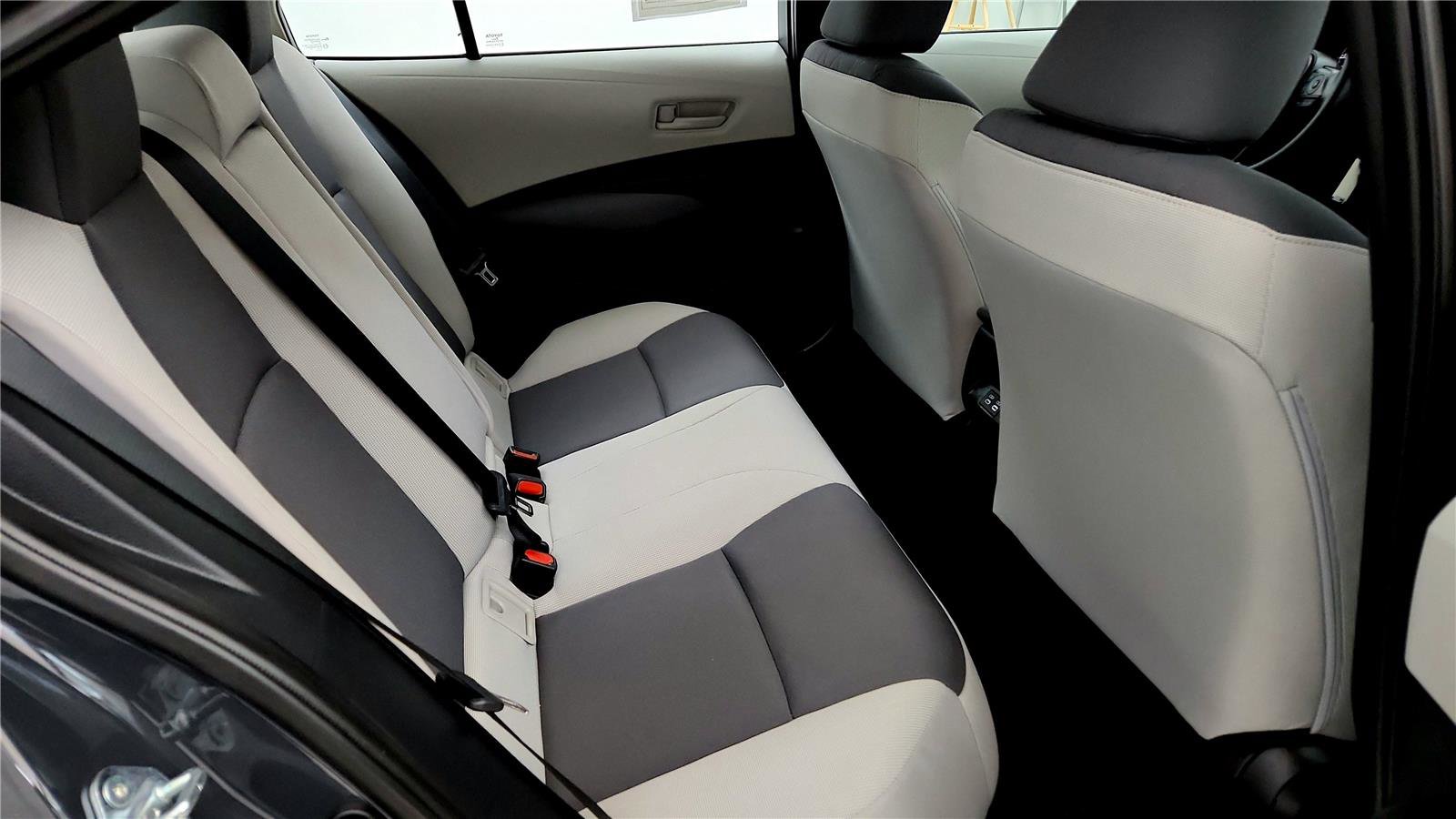 Certified 2025 Toyota Corolla LE image 27