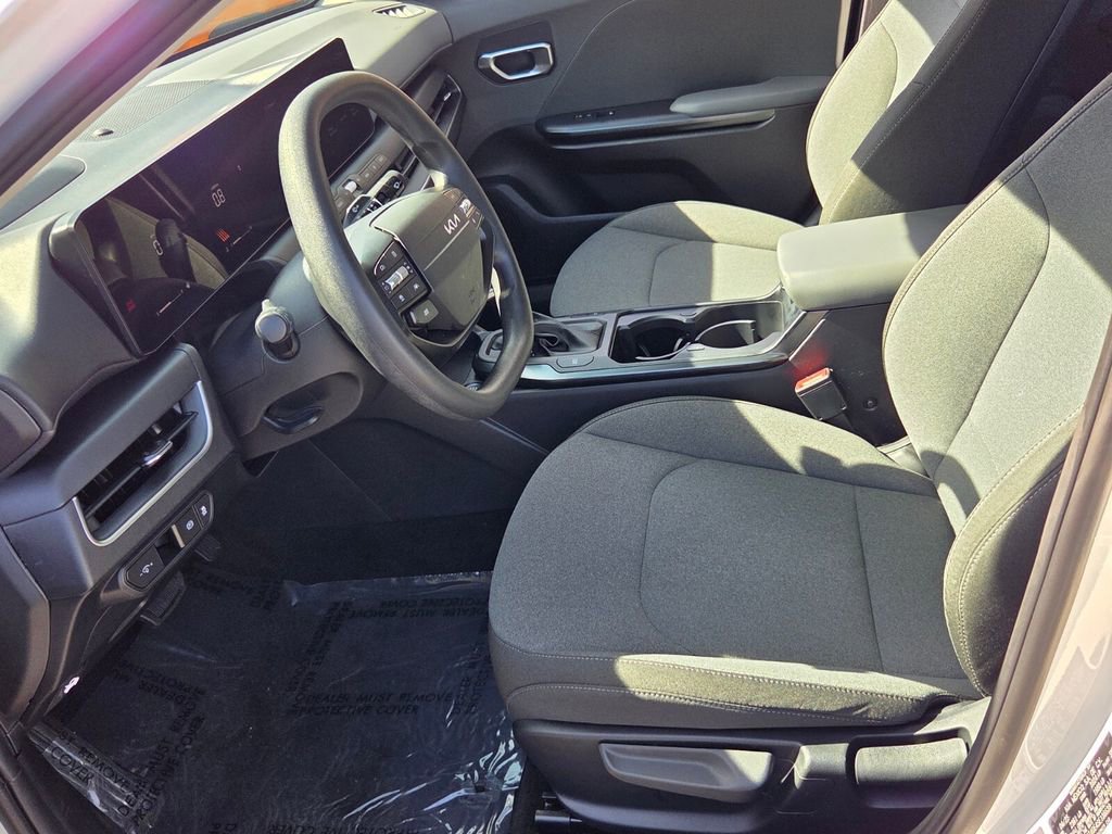 Used 2025 Kia K4 LXS image 5