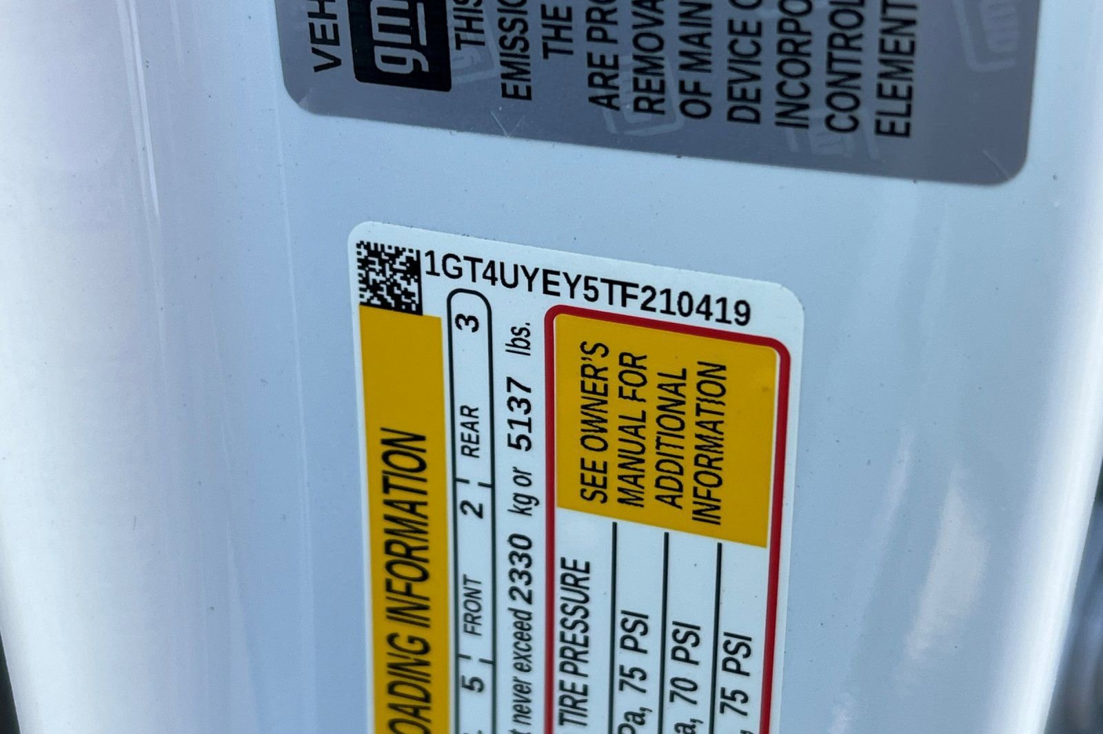 New 2026 GMC Sierra 3500 Denali Ultimate w/ LPO, Black Badging Package image 23