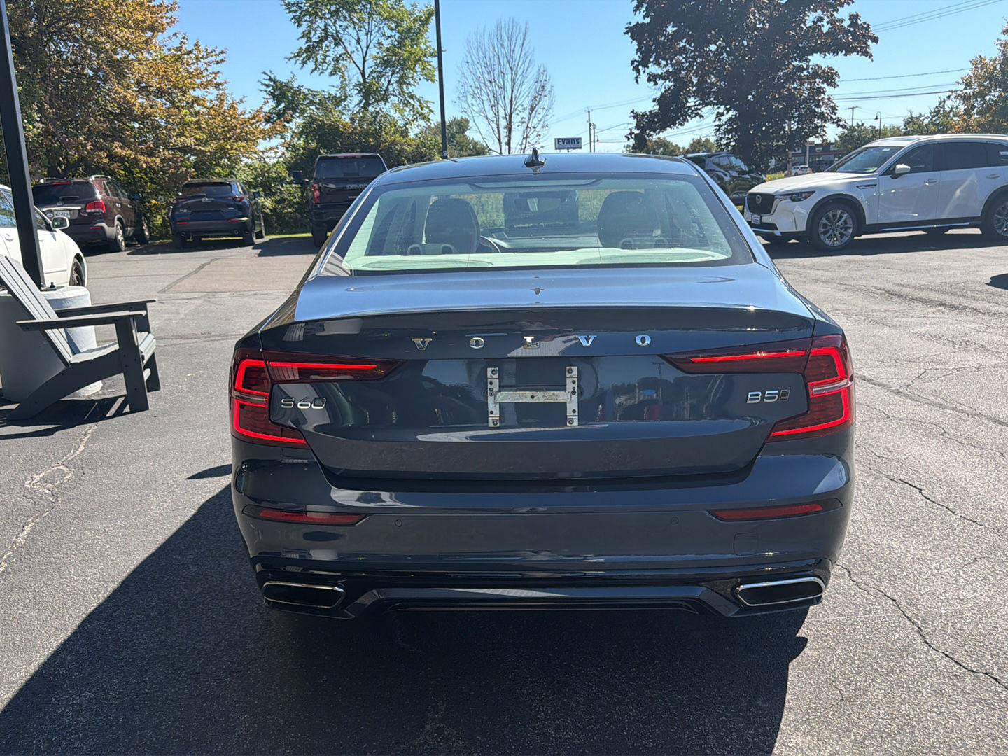Used 2022 Volvo S60 B5 Momentum w/ Premium Package AWD/4WD image 7