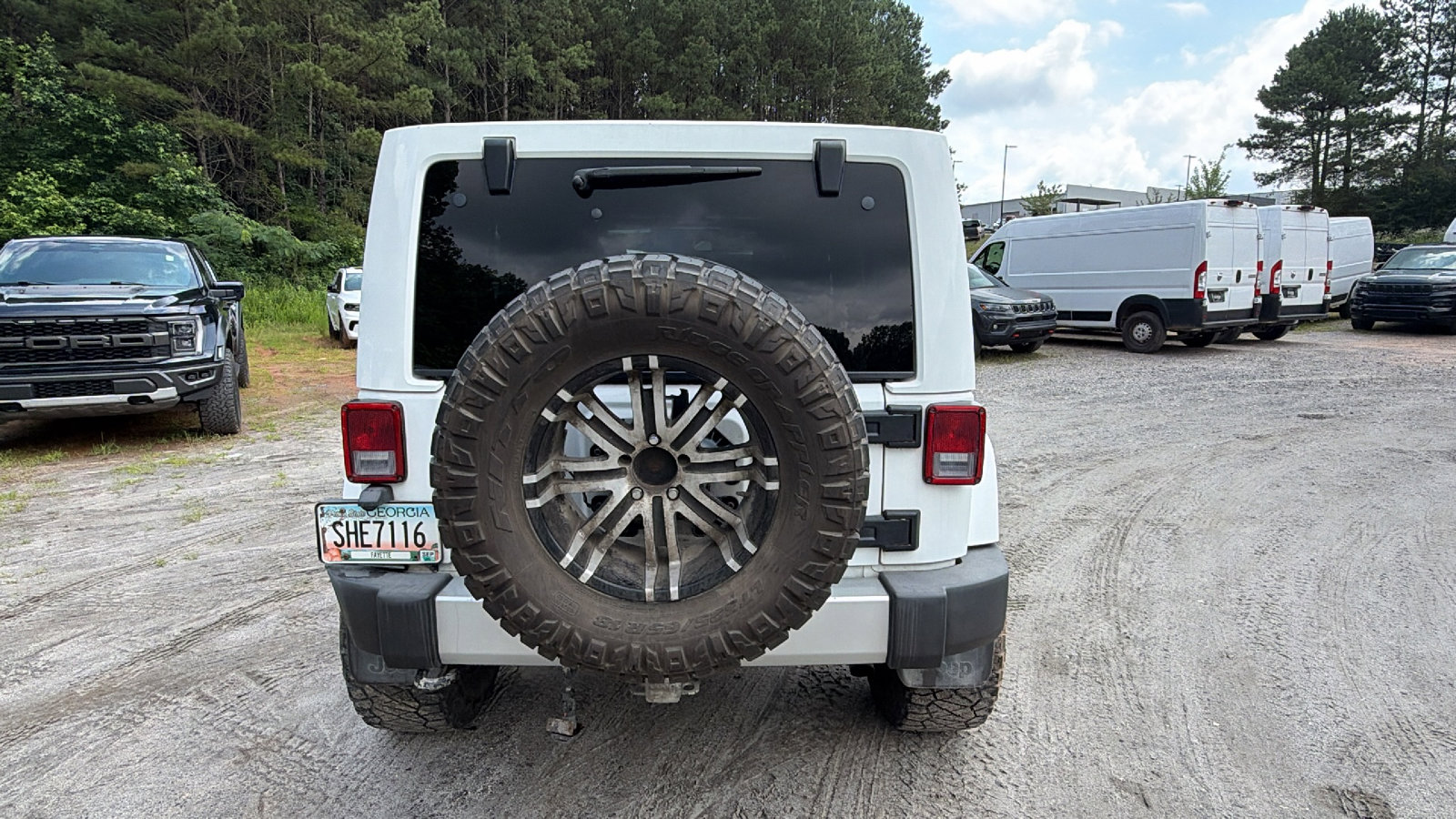 Used 2011 Jeep Wrangler Unlimited Sahara AWD/4WD image 9