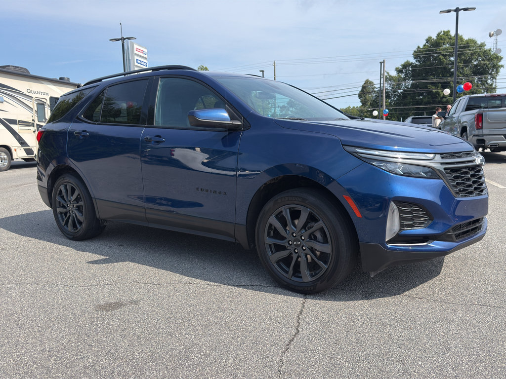 Used 2023 Chevrolet Equinox RS AWD/4WD image 2