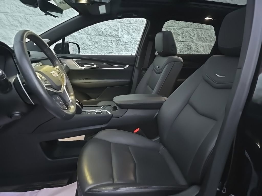 Certified 2024 Cadillac XT5 Sportv w/ Technology Package AWD/4WD image 10