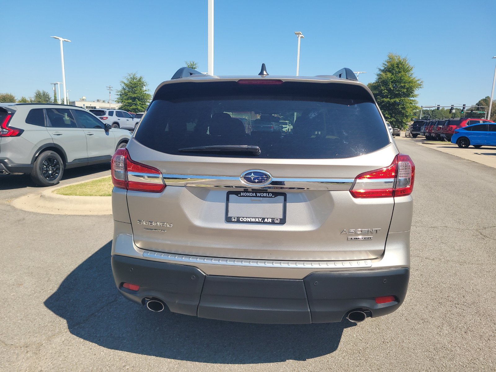 Used 2019 Subaru Ascent Limited w/ Popular Package #2 AWD/4WD image 4