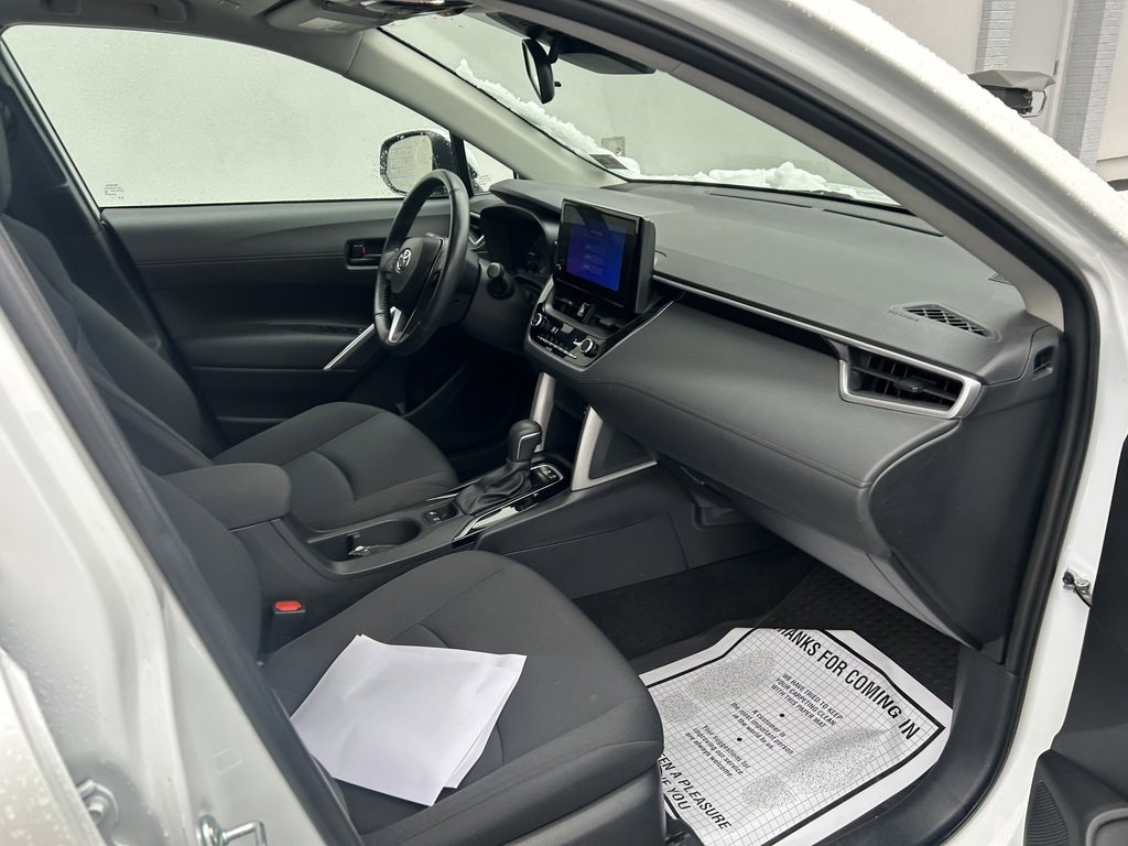 Used 2023 Toyota Corolla Cross LE image 13