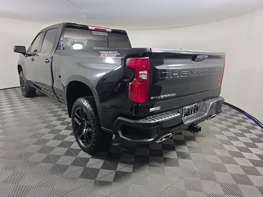Used 2022 Chevrolet Silverado 1500 LT Trail Boss w/ Convenience Package II image 3