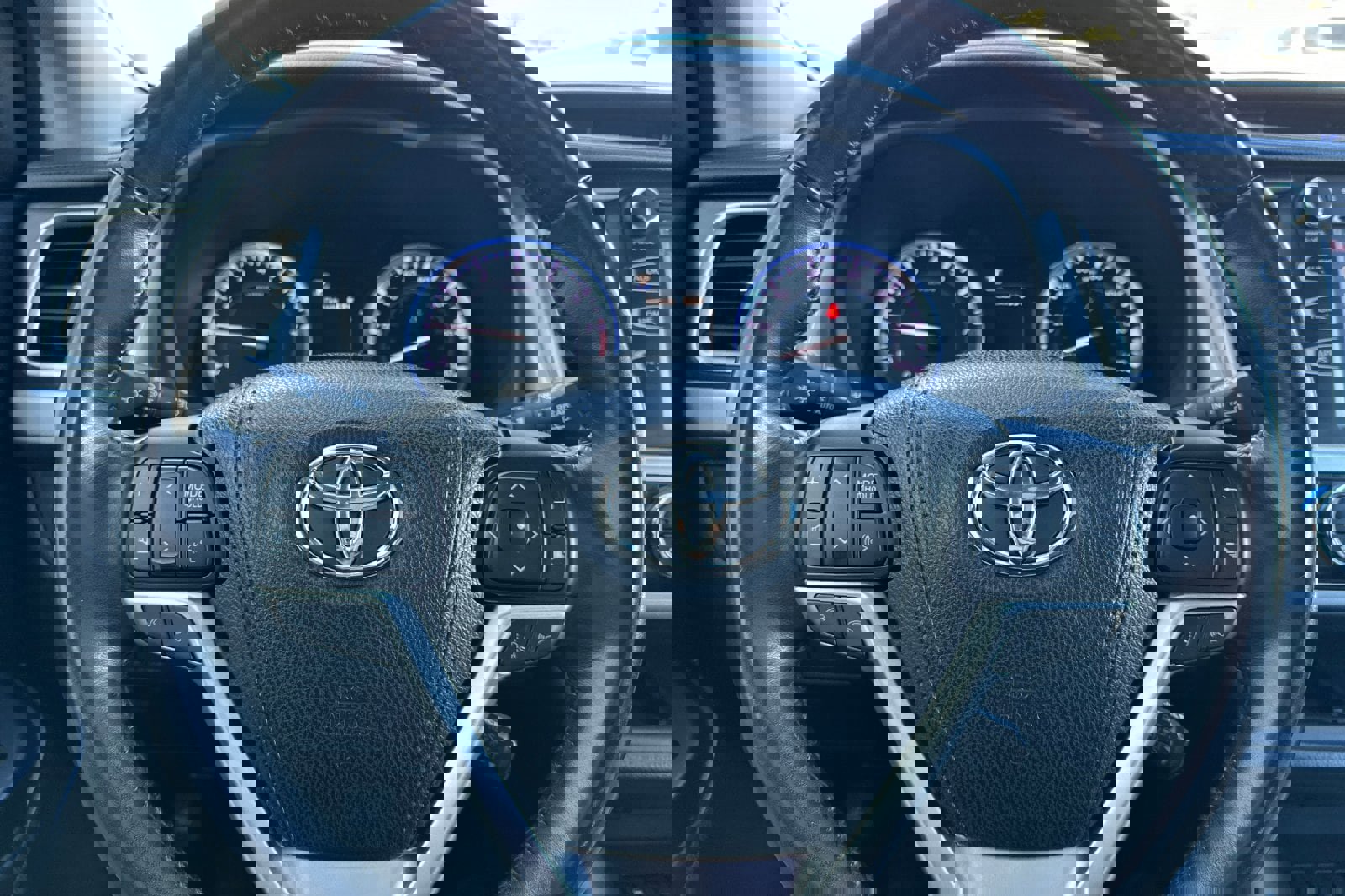 Certified 2017 Toyota Highlander SE image 24