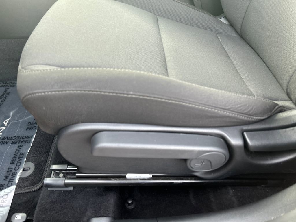 Certified 2025 Hyundai Kona SE image 14