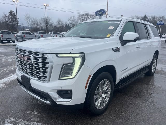 Used 2025 GMC Yukon XL Denali image 10