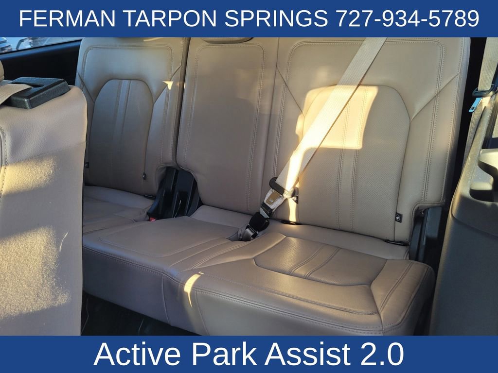 Used 2022 Ford Expedition Max Limited image 16