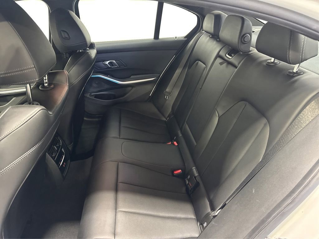 Used 2025 BMW 330i xDrive Sedan image 10