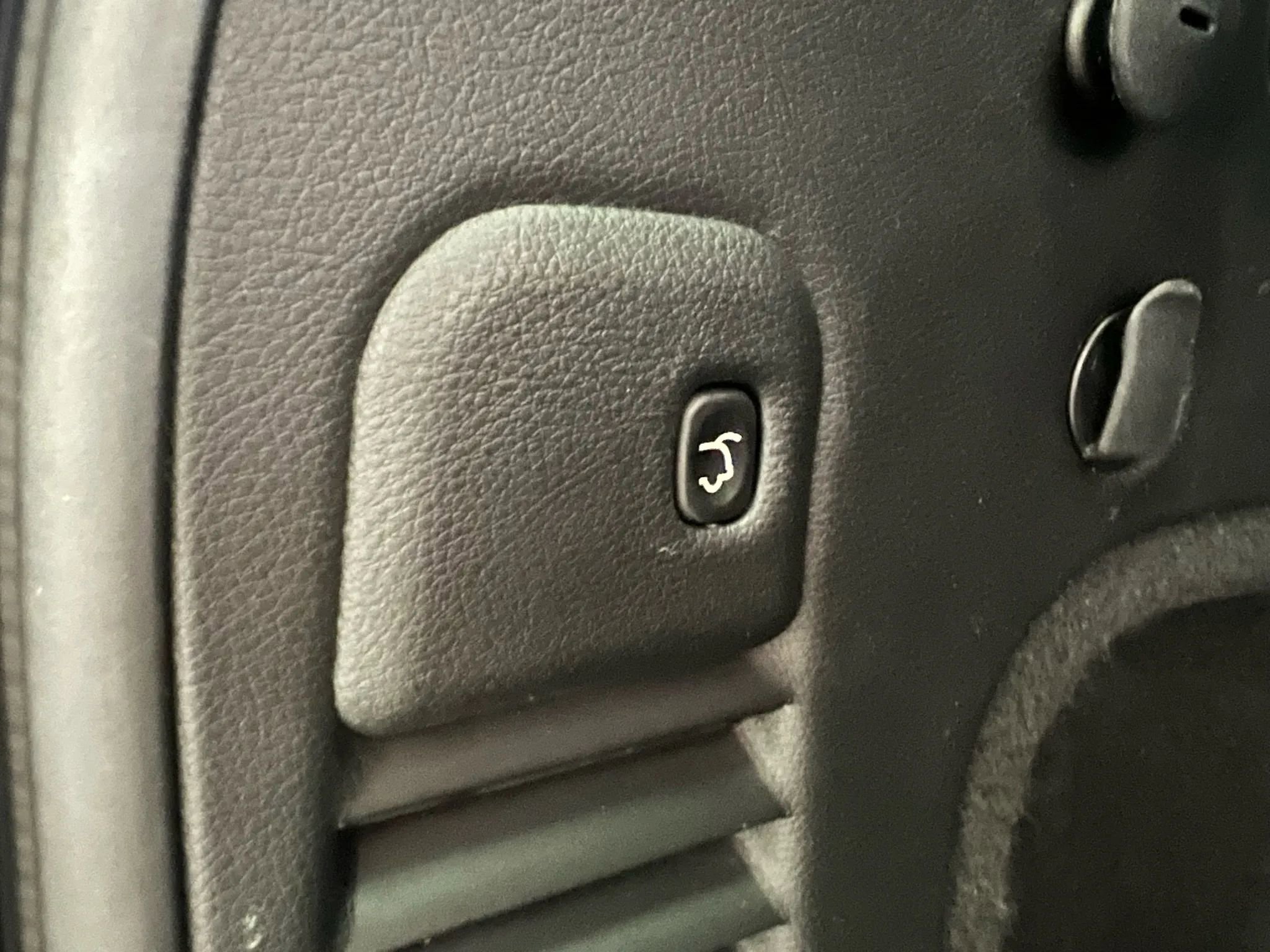 Used 2019 Jeep Grand Cherokee Limited image 38