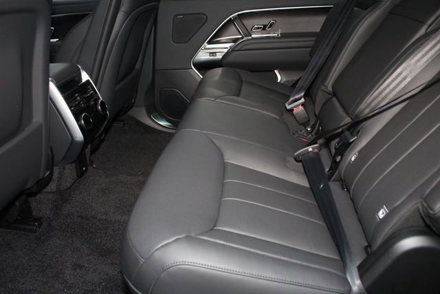 New 2026 Land Rover Range Rover Long Wheelbase SE image 5