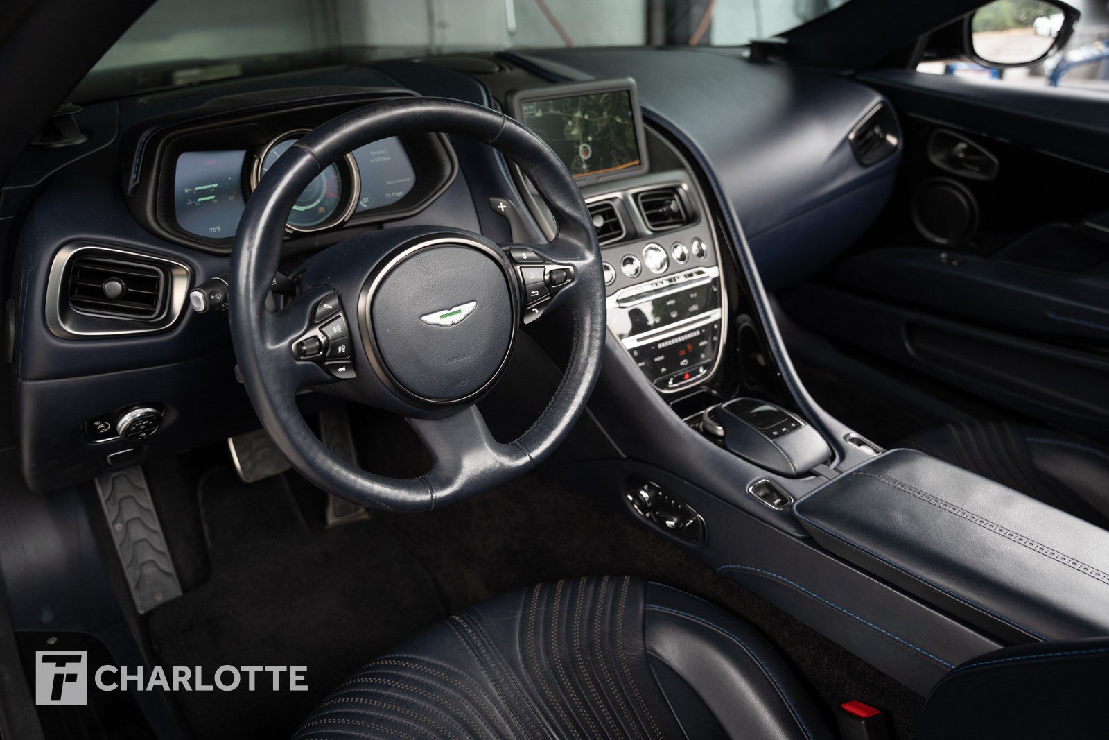 Used 2019 Aston Martin DB11 Volante RWD image 21
