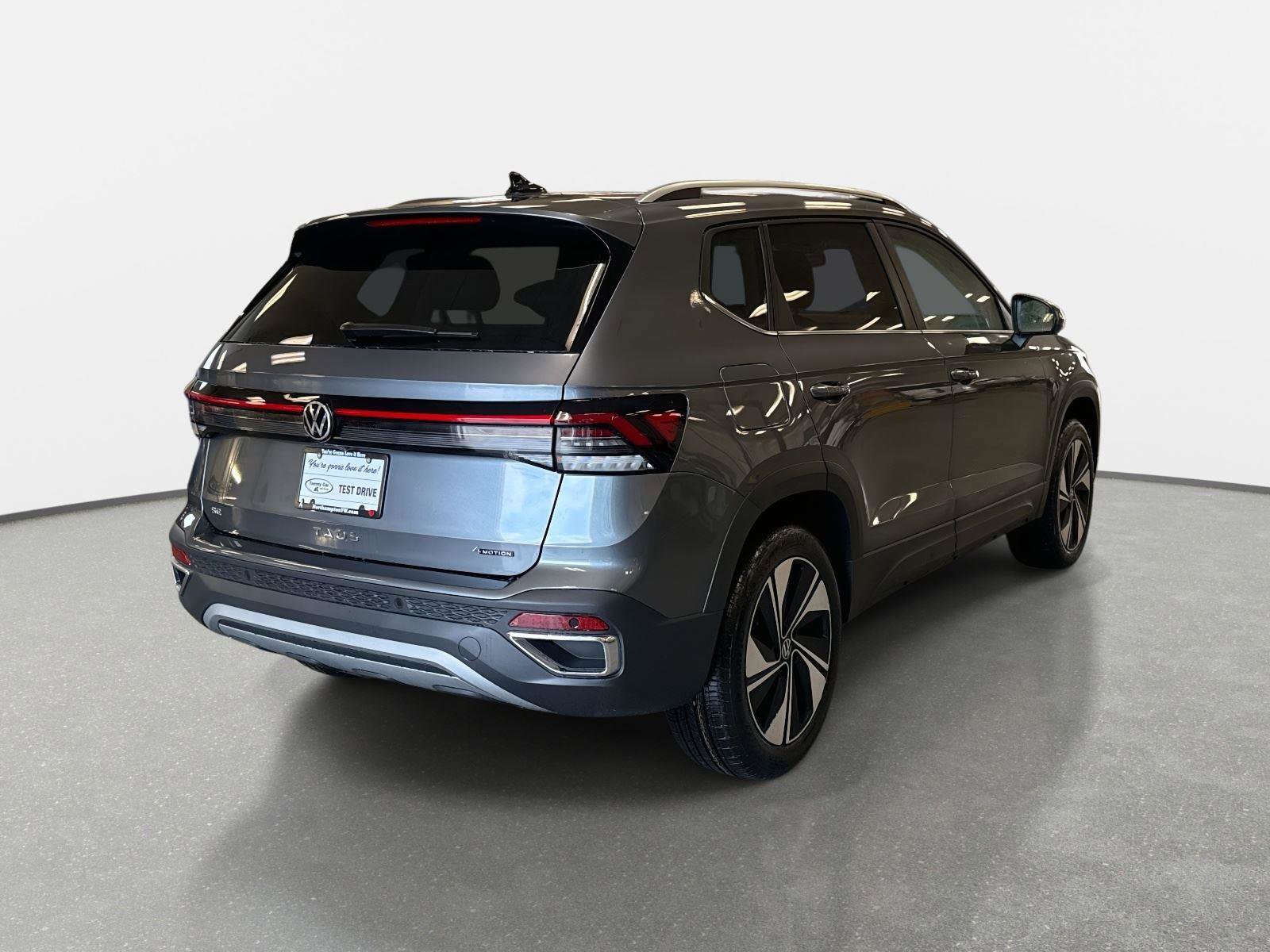 New 2026 Volkswagen Taos SE image 5