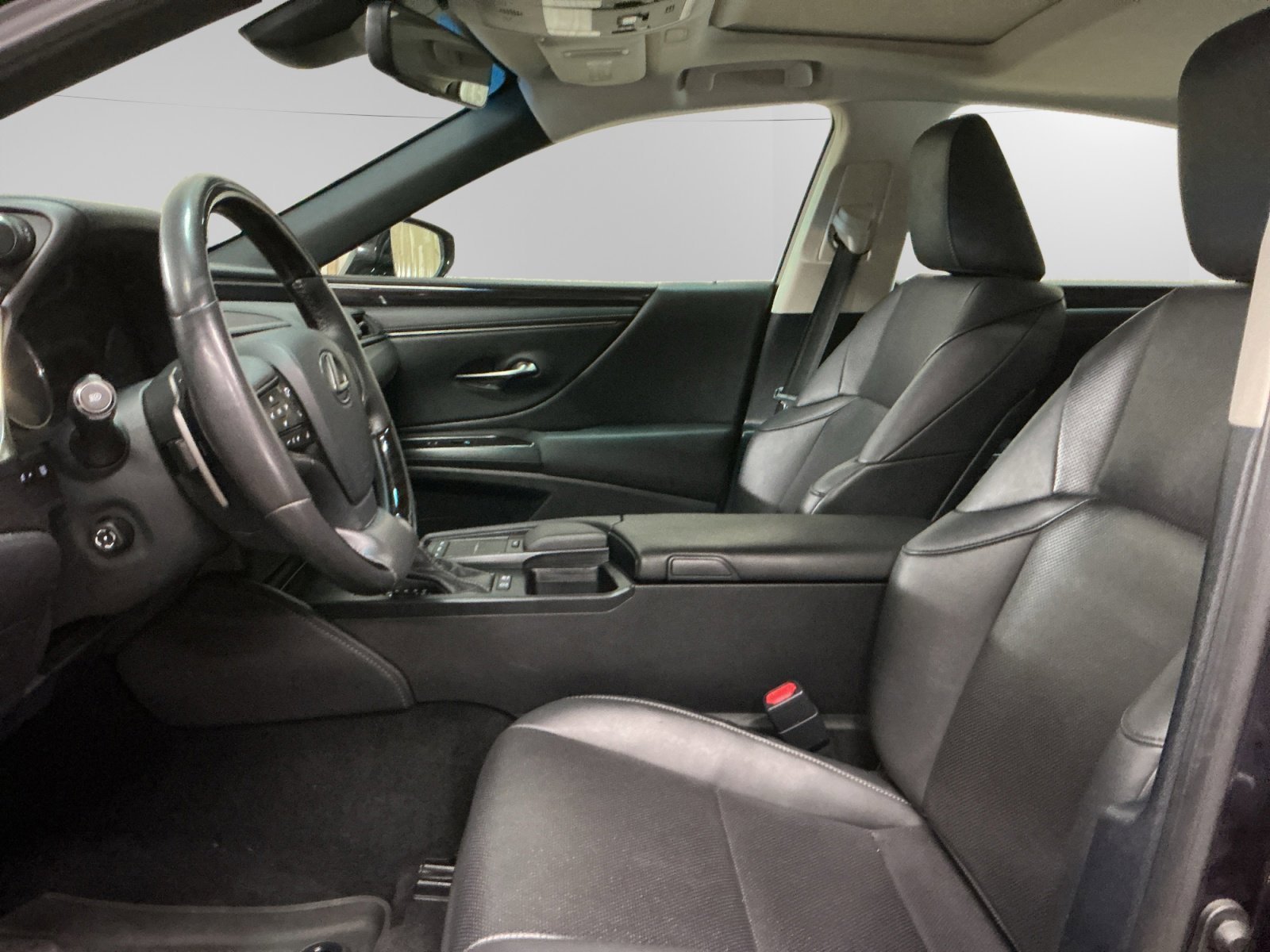 Used 2020 Lexus ES 300h w/ Premium Package FWD image 9