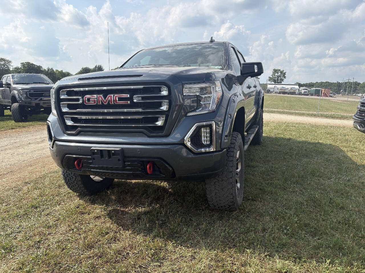 Used 2020 GMC Sierra 1500 AT4 w/ AT4 Premium Package AWD/4WD image 2
