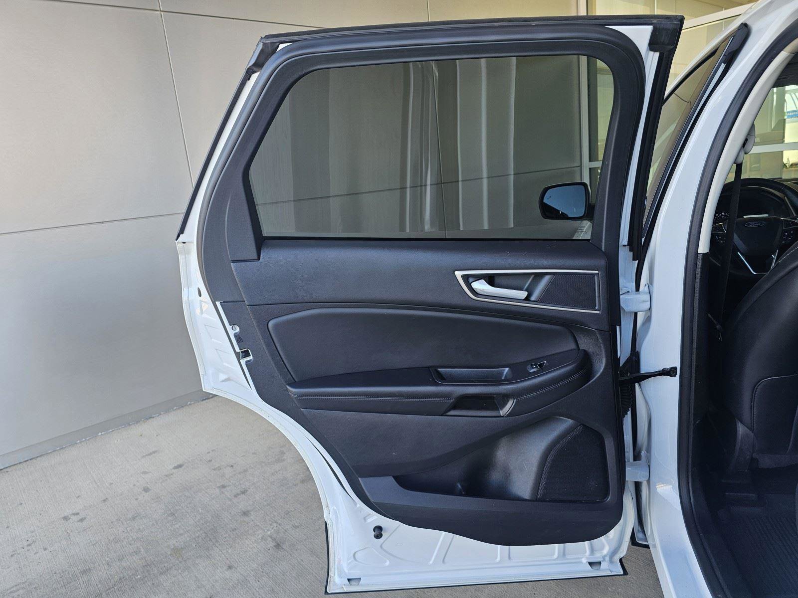 Used 2022 Ford Edge SEL w/ Convenience Package image 38