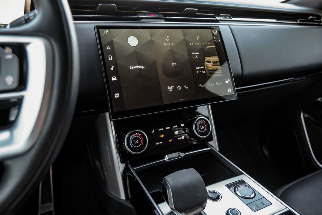 Used 2023 Land Rover Range Rover SE image 25