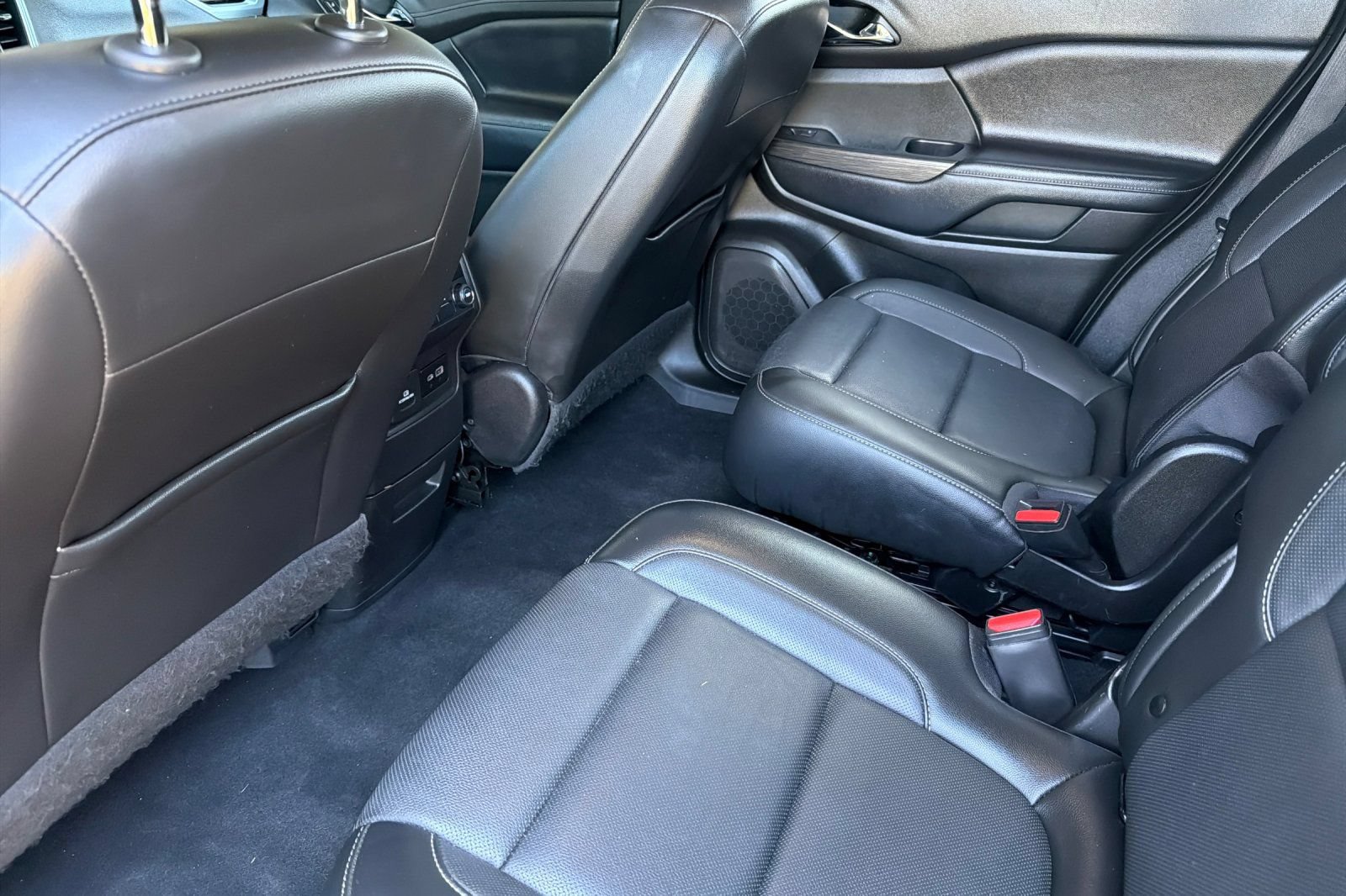 Used 2020 GMC Acadia SLT AWD/4WD image 14