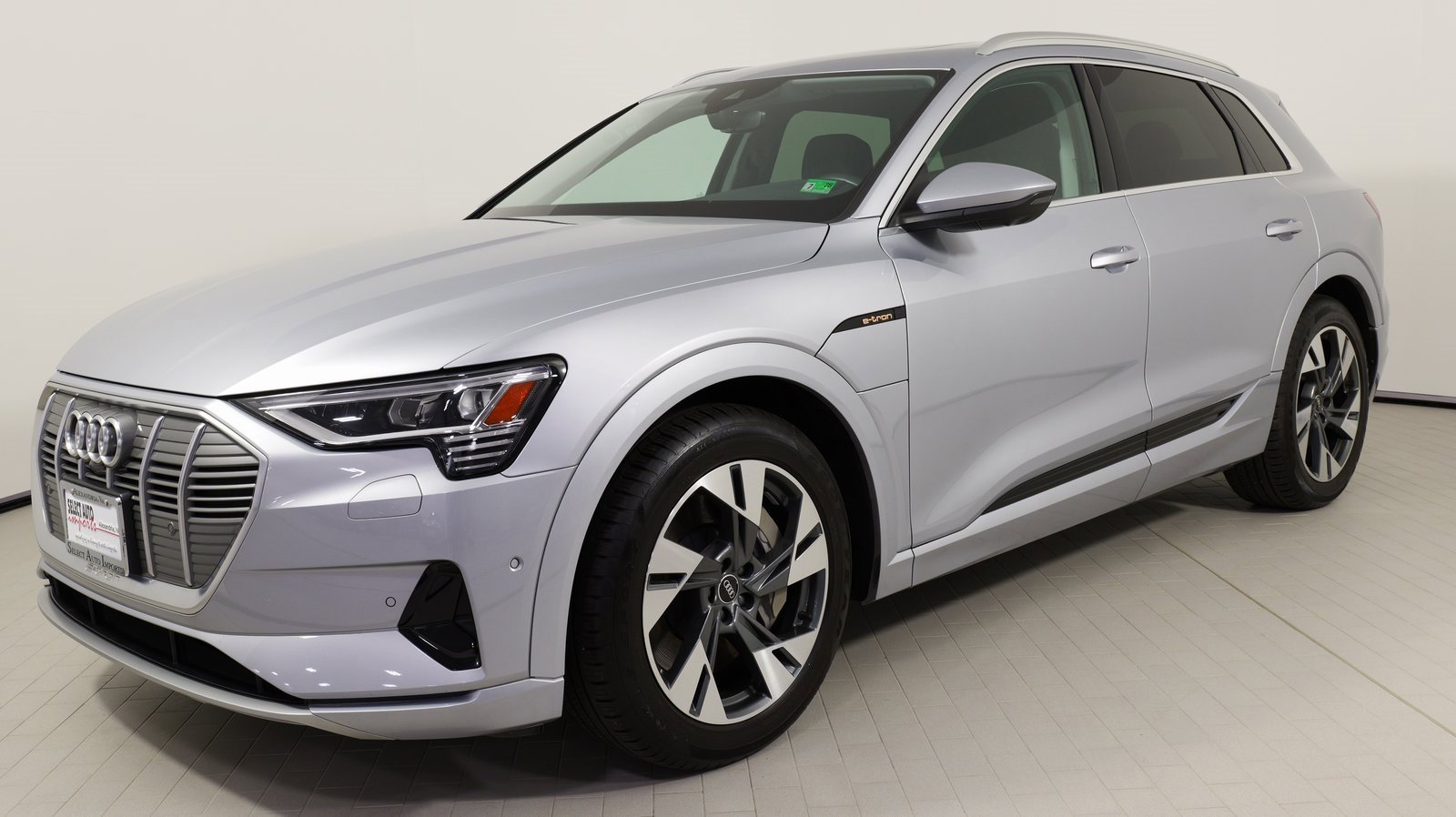 Used 2022 Audi e-tron Premium Plus w/ Premium Plus Package image 5