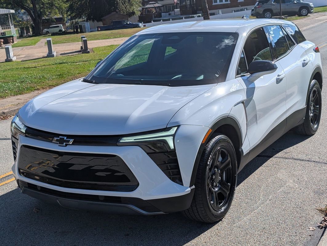 Used 2025 Chevrolet Blazer EV AWD Police image 17