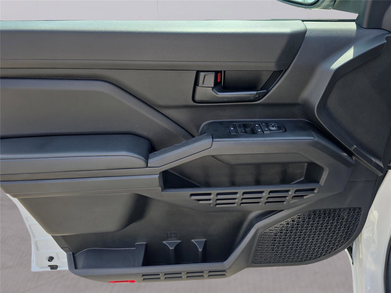 Used 2024 Toyota Tacoma SR RWD image 16