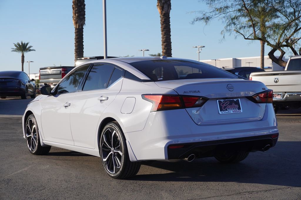 Certified 2025 Nissan Altima 2.5 SR image 3