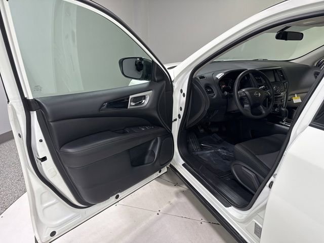 Used 2020 Nissan Pathfinder S AWD/4WD image 6