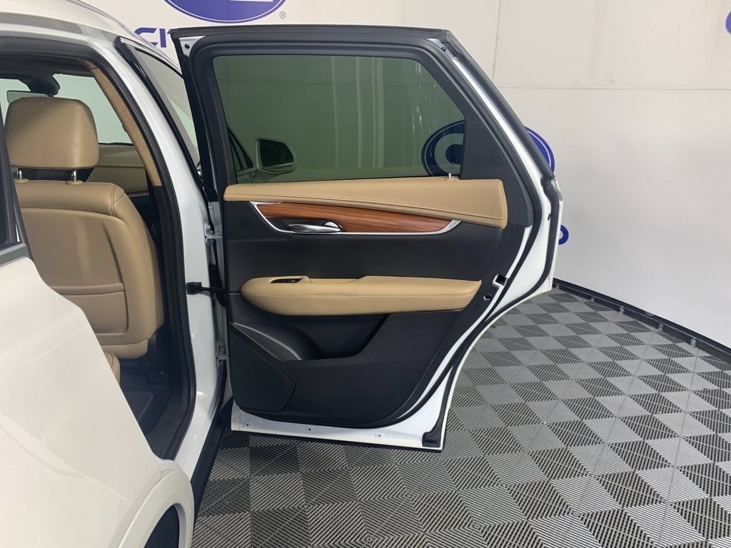 Used 2019 Cadillac XT5 Platinum AWD/4WD image 36
