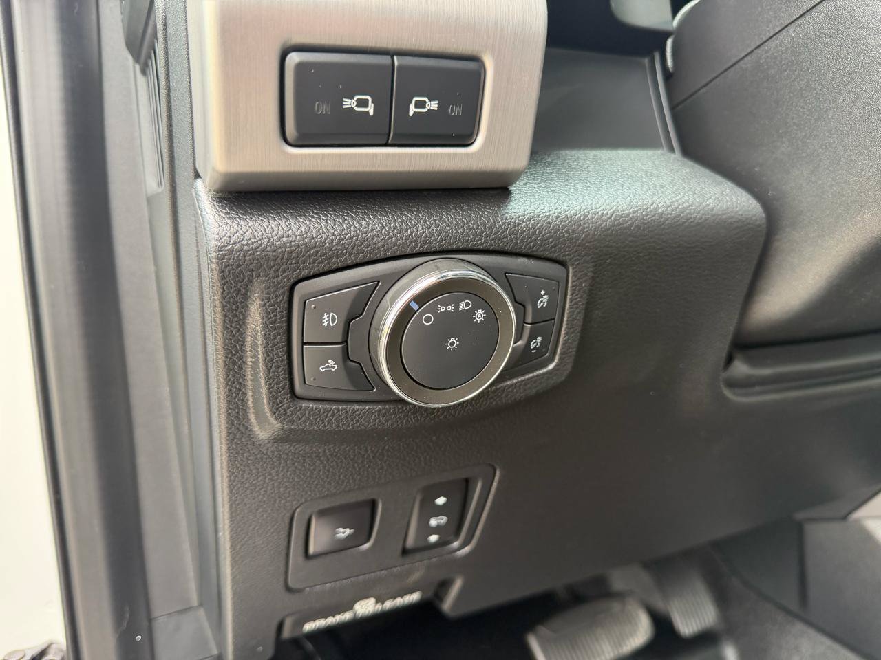 Used 2020 Ford F350 Platinum w/ Tremor Off-Road Package AWD/4WD image 23