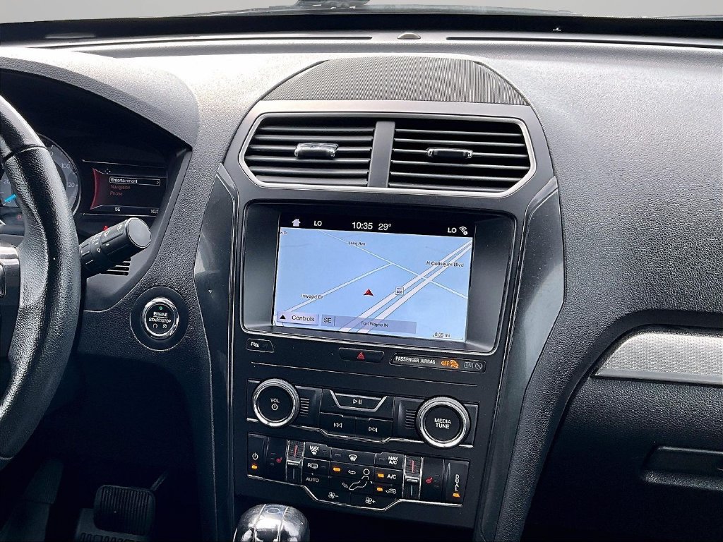 Used 2019 Ford Explorer XLT w/ XLT Sport Appearance Package AWD/4WD image 7