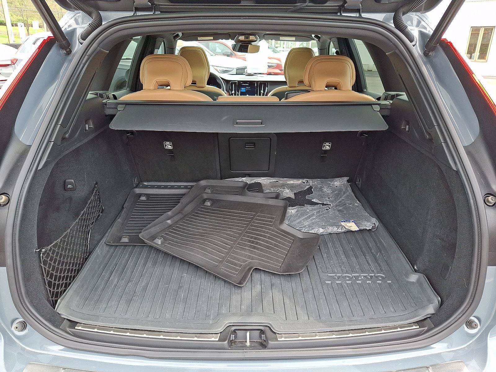 Certified 2023 Volvo XC60 B6 Ultimate w/ Protection Package Premier AWD/4WD image 28