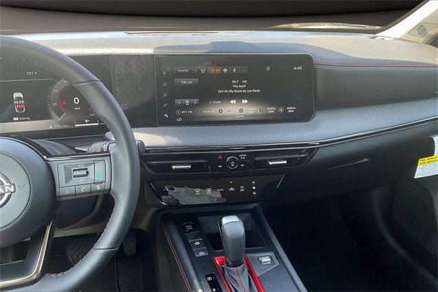 New 2025 Nissan Kicks SR image 6