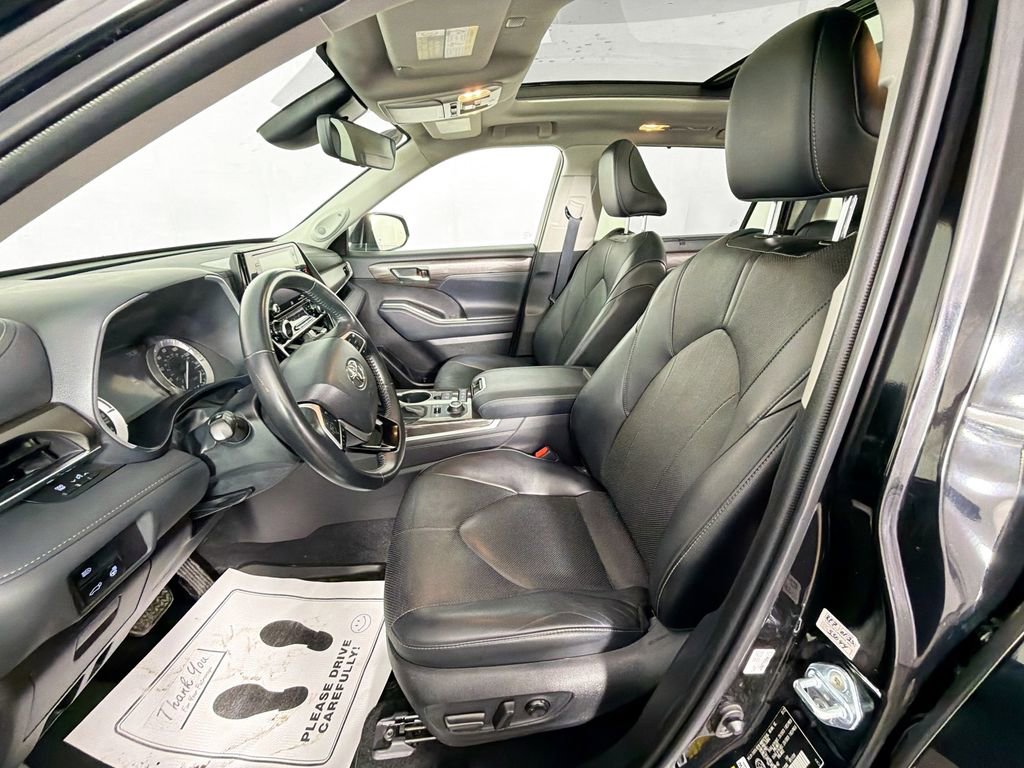 Used 2022 Toyota Highlander Limited image 21