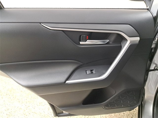 Used 2025 Toyota RAV4 XLE image 14