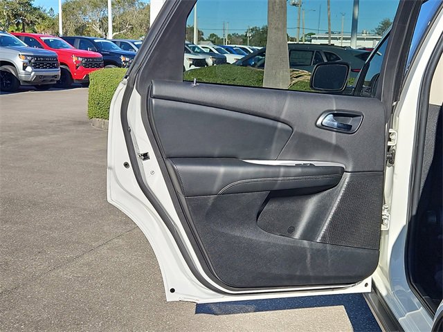 Used 2017 Dodge Journey SE w/ Flexible Seating Group image 13