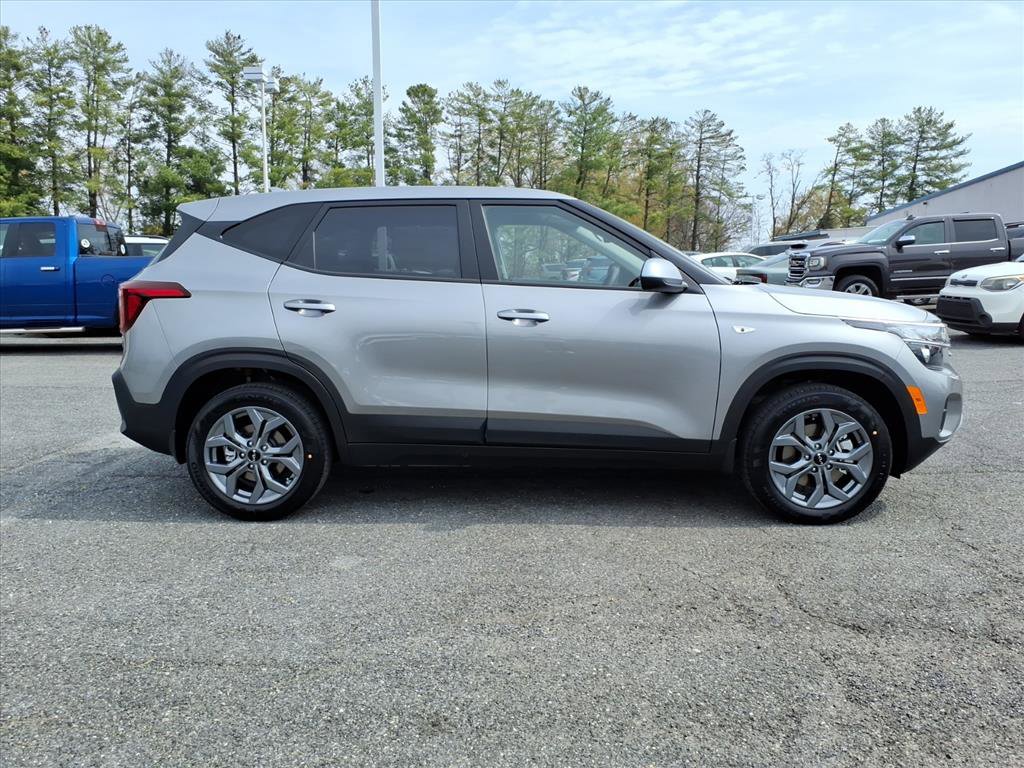 New 2026 Kia Seltos LX image 3