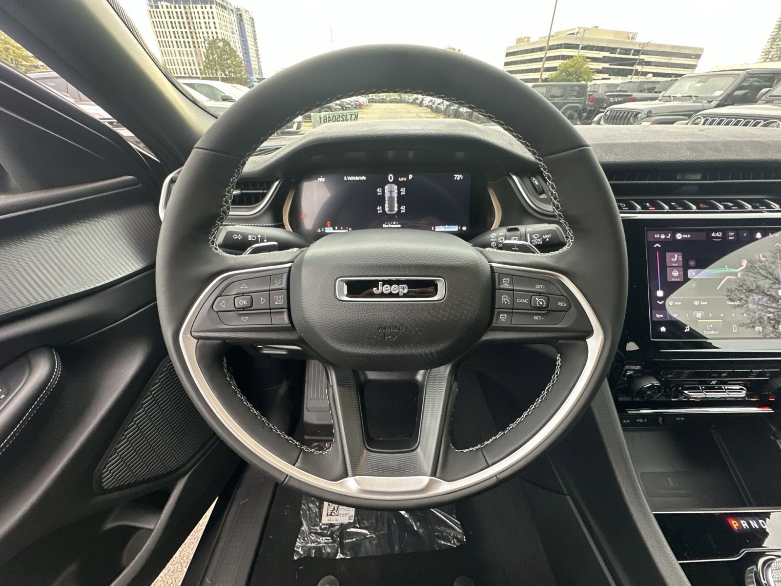 New 2025 Jeep Grand Cherokee Laredo X w/ Luxury Tech Group I image 16