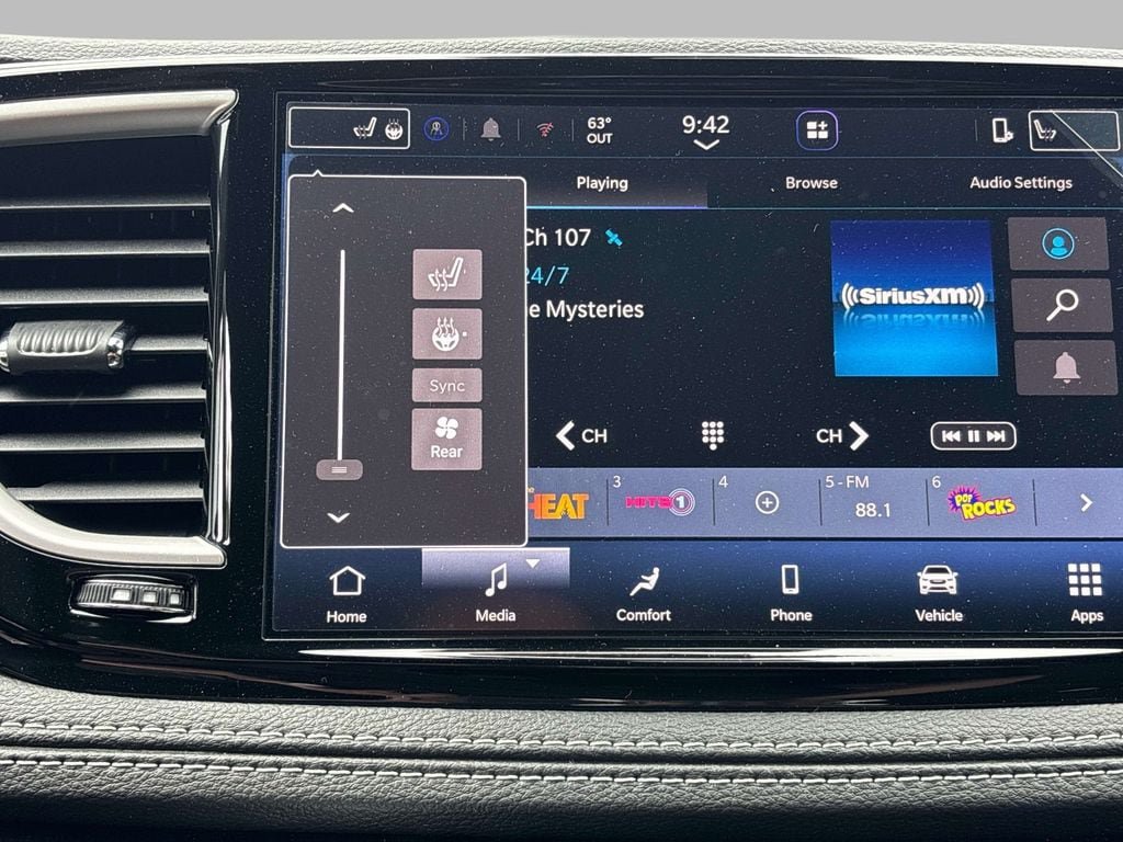 New 2027 Chrysler Pacifica Select AWD/4WD image 11