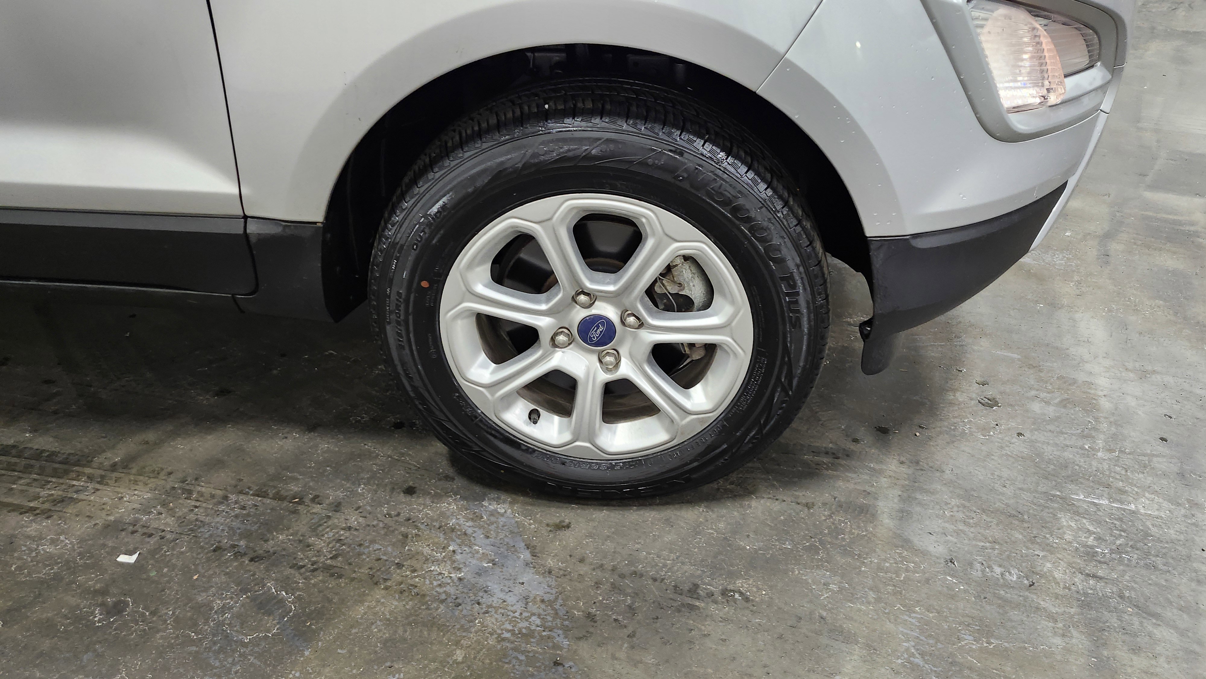 Used 2020 Ford EcoSport SE w/ SE Convenience Package image 10