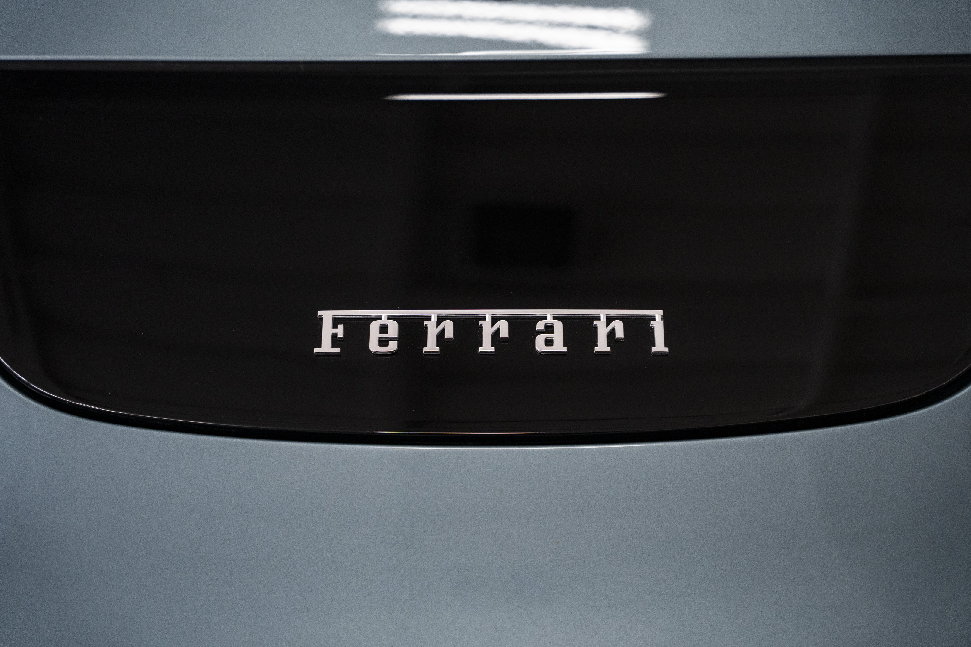 Used 2025 Ferrari Roma Spider RWD image 20