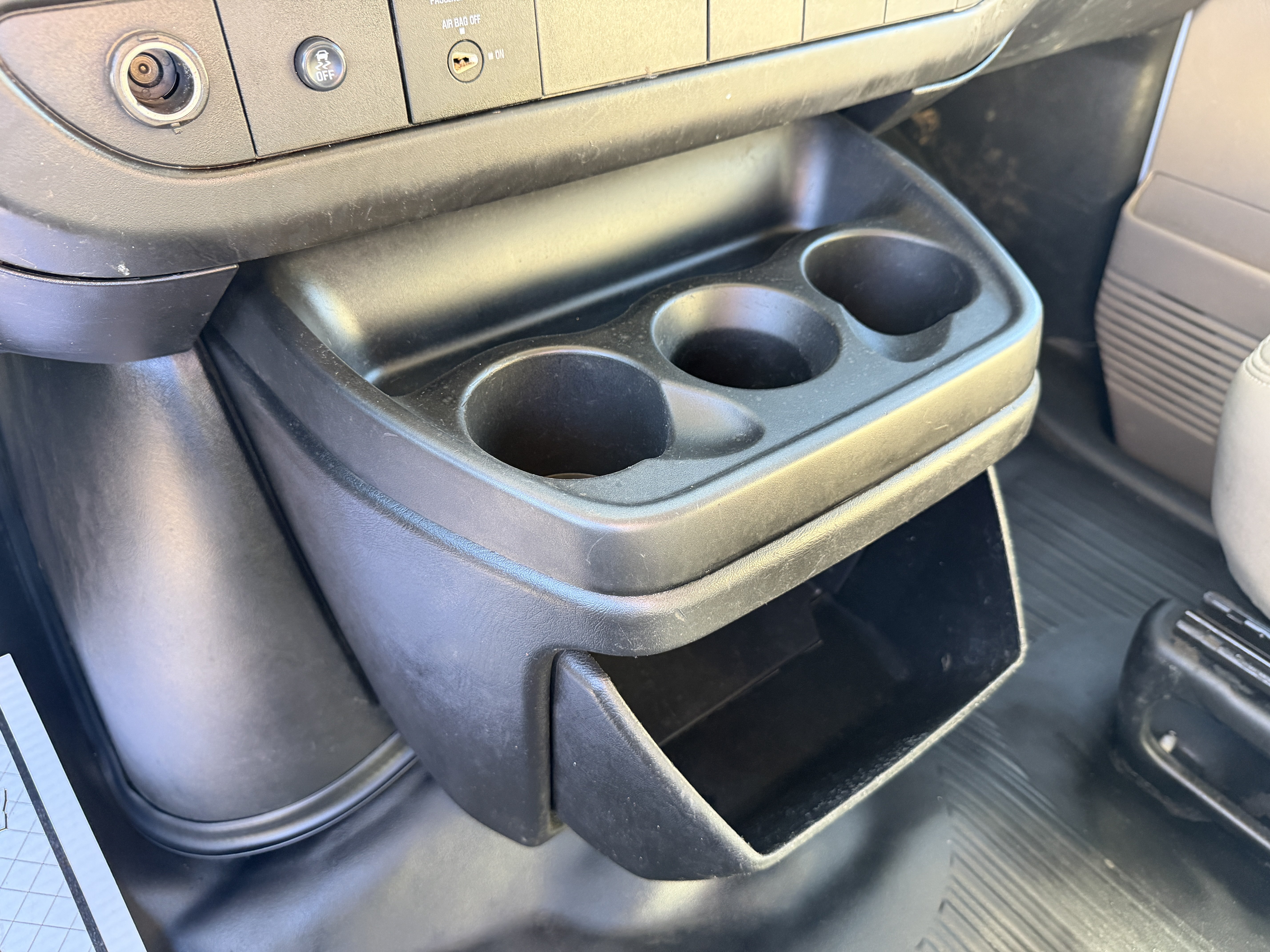 Used 2014 Chevrolet Express 2500 RWD image 19